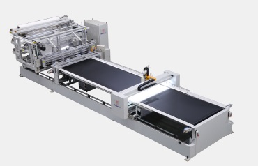 防護(hù)服的裁剪、縫制一體機(jī)
